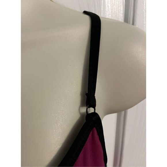 Old Navy Activewear Tank Top. Deep pink and black color. Size Large but fits Med - Picture 5 of 6